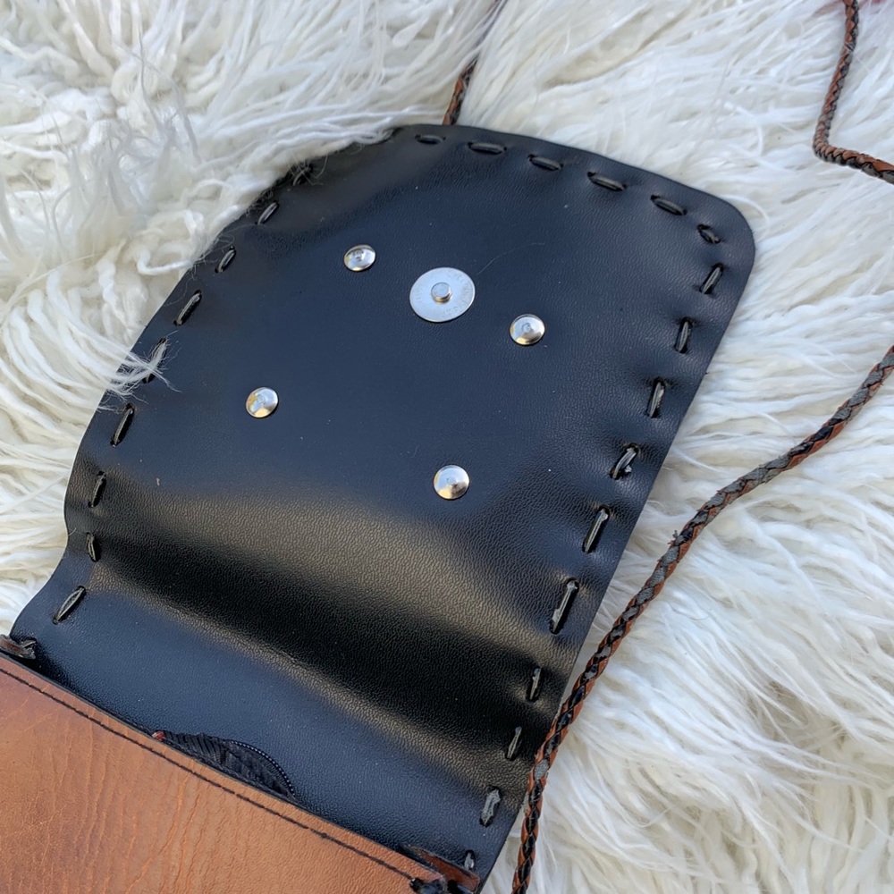 ✨🖤 Super Cute Leather Handmade Crossbody 🖤✨ - Picture 7 of 8